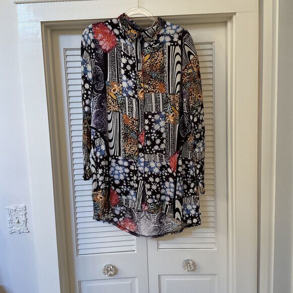 MINKPINK Women’s Blouse Mixed Print Hi Lo Lightweight Collared Button Front, XS - Picture 3 of 14